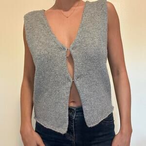 Rumored sweater vest top super